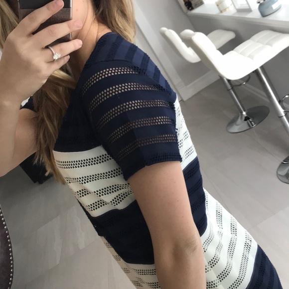 SAKS FIFTH AVE - Picture 5 of 7